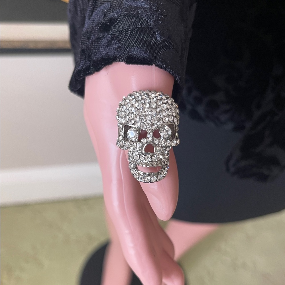 Halloween costume ring with stretch band
